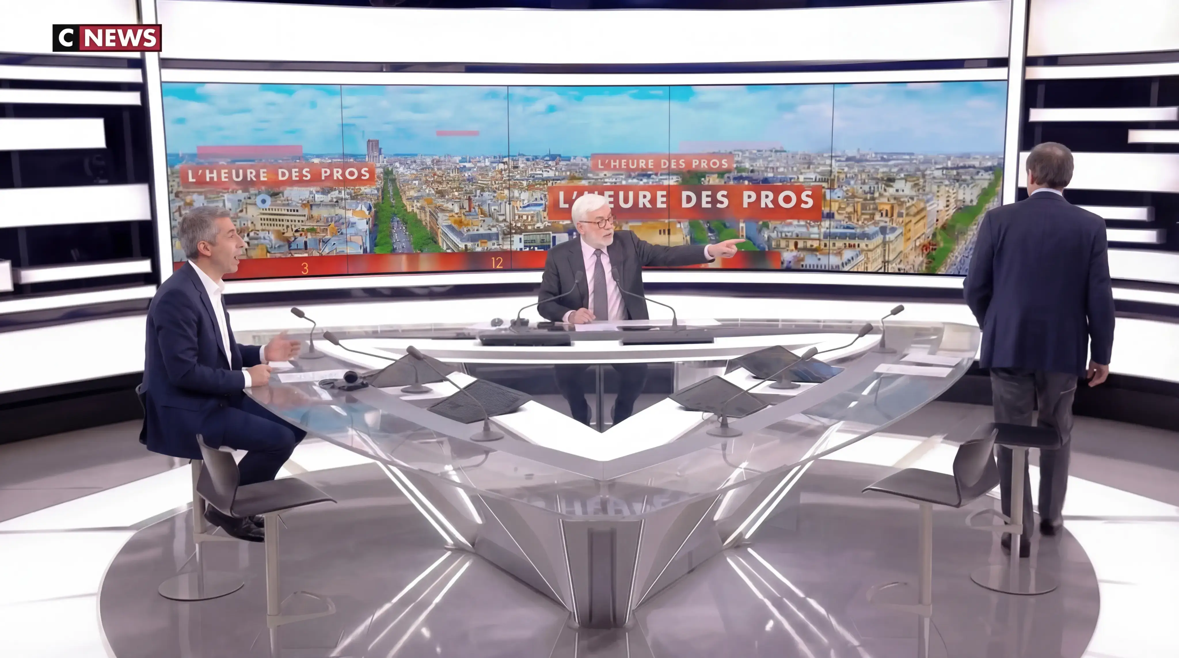 Leclerc quitte le plateau